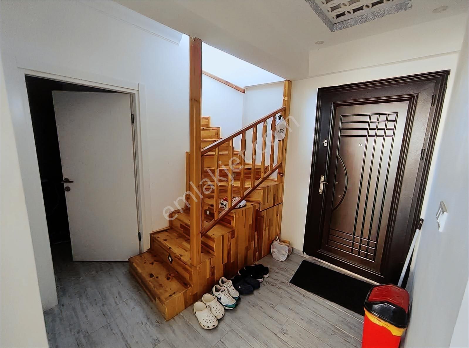 Çamlık Mah'nde İçi Komple Yenilenmiş 3+1 Ayrı Mutfaklı Dubleks - Görsel 28