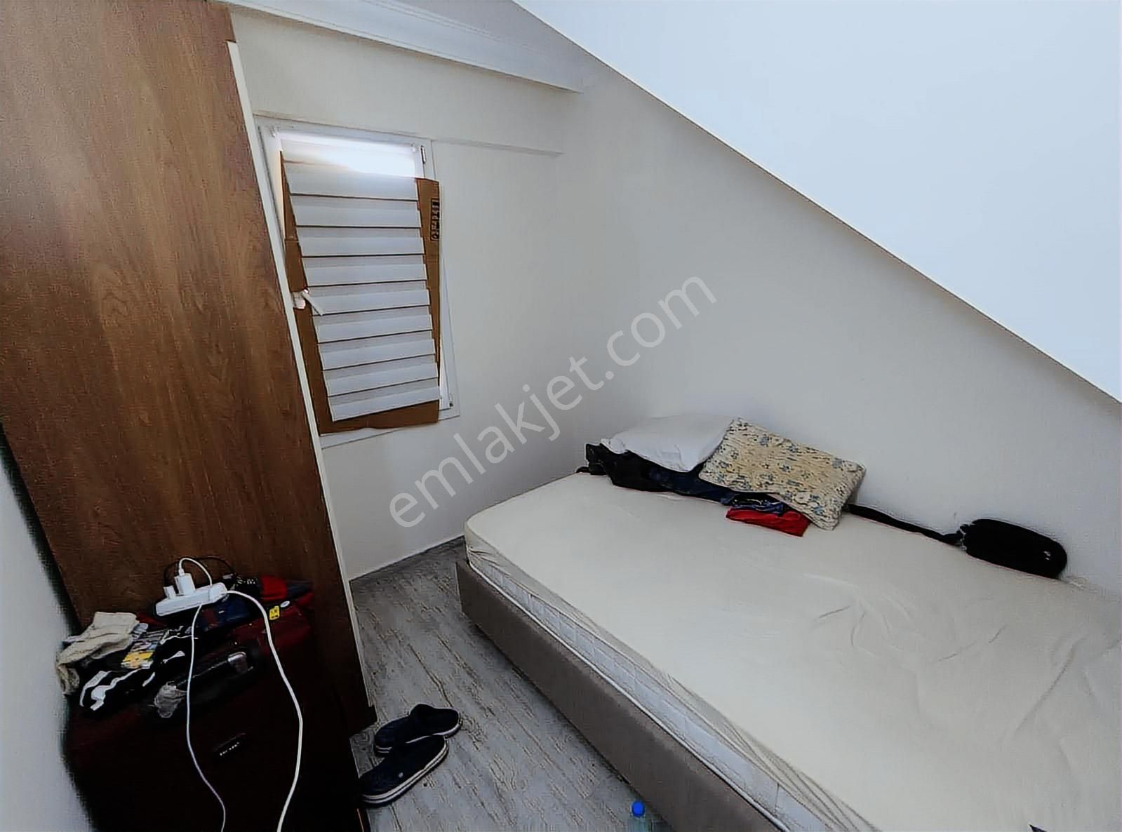 Çamlık Mah'nde İçi Komple Yenilenmiş 3+1 Ayrı Mutfaklı Dubleks - Görsel 16