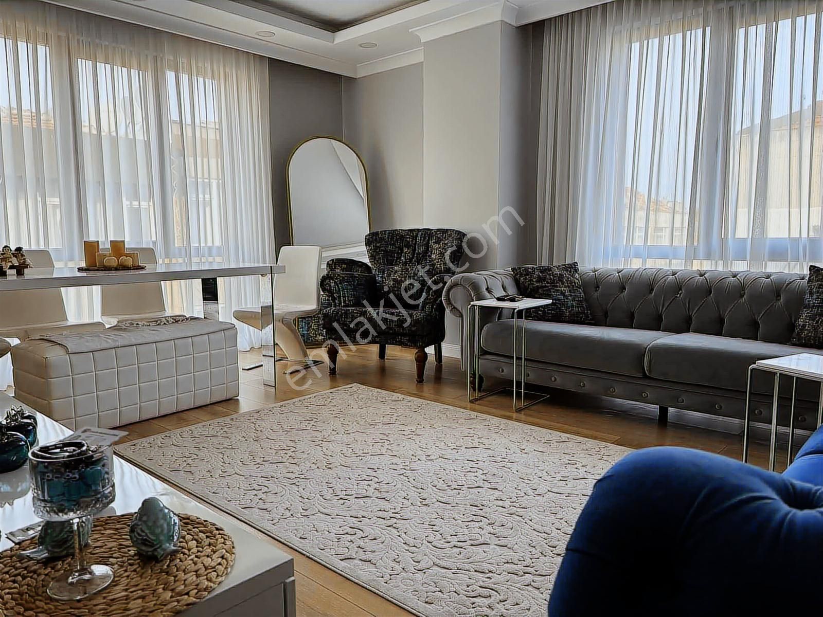 Bakırköy De 2020 Yapımı 20m2 Teraslı 160m2 5+1 Asansörlü