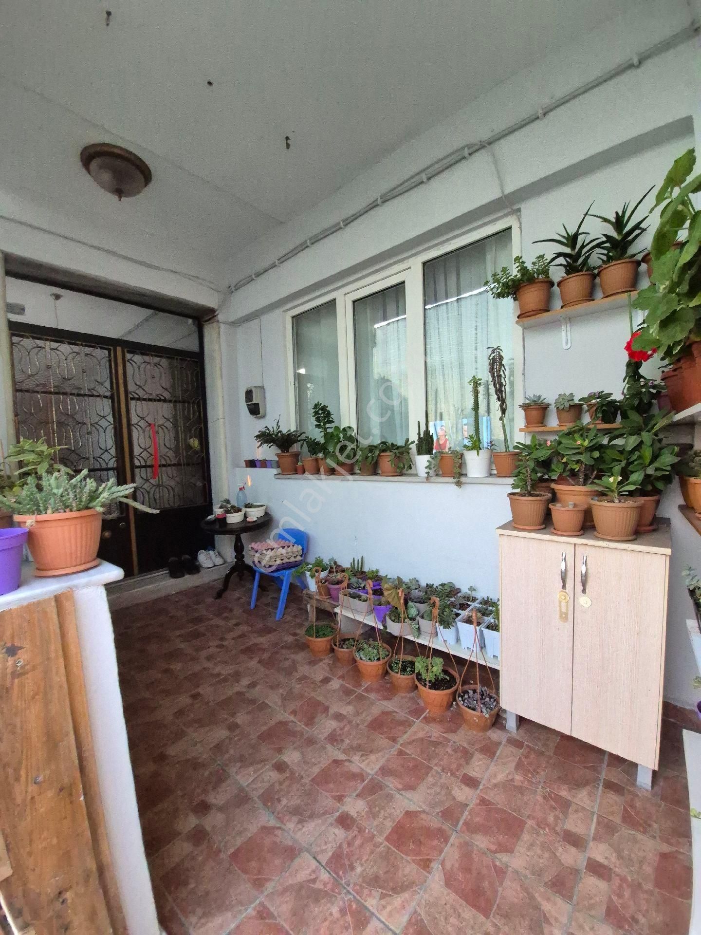 Yenibosna Sanayi Cd. 148m2 Hisseli Arsa - Görsel 3