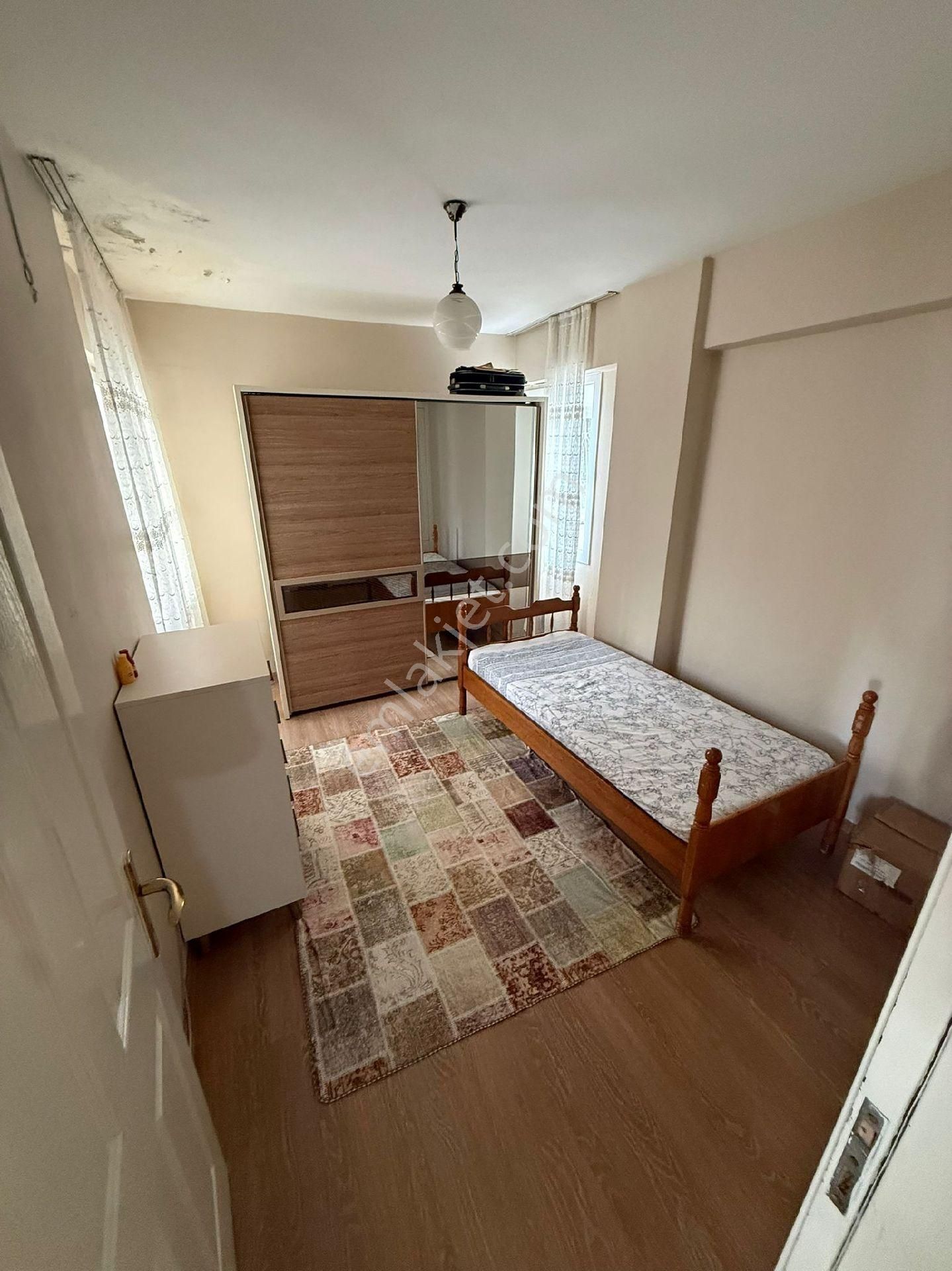 Toros Mahallesi Buhara Okulu Dibi 2+1 Eşyalı Yüksek Giriş Apartman Dairesi Hasarsız - Görsel 6