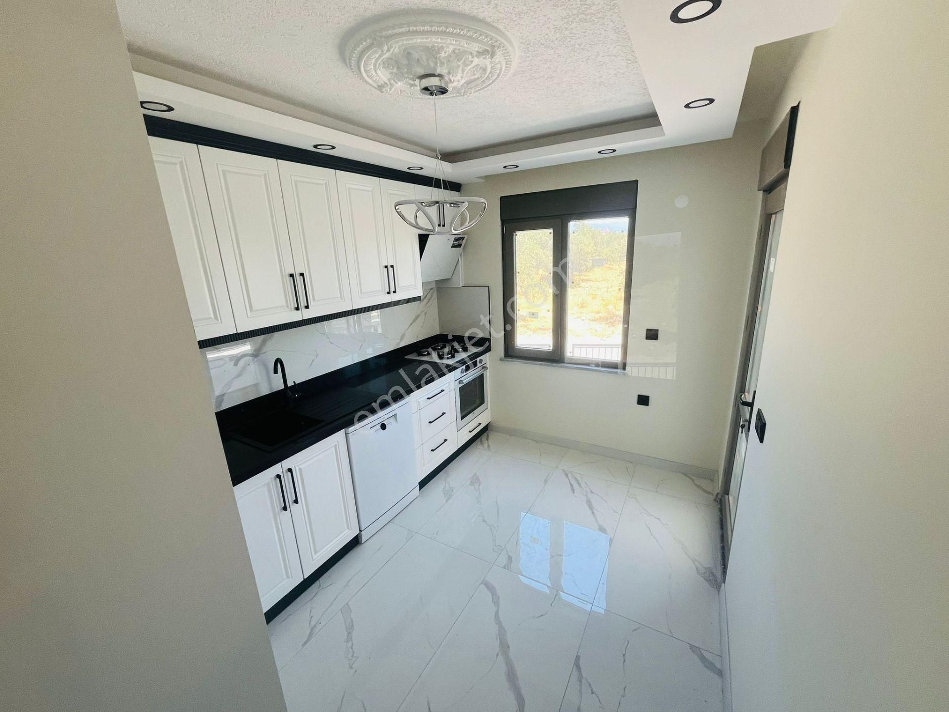 Yüksel'den Güre'de Satılık Ayrı Mutfaklı Geniş Teraslı Ultra Lüks 4+1'villa - Görsel 3