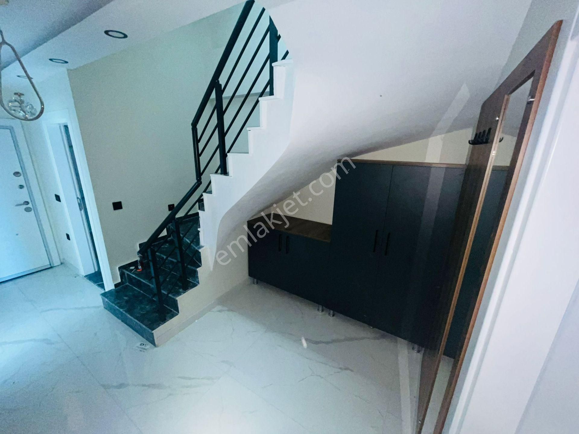 Yüksel'den Güre'de Satılık Ayrı Mutfaklı Geniş Teraslı Ultra Lüks 4+1'villa - Görsel 25