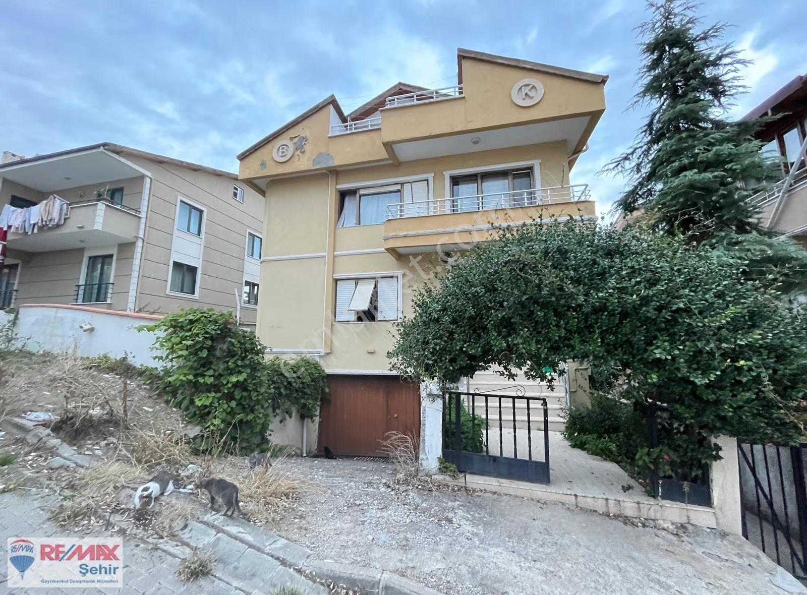 Re/max Şehir'den Yalova Merkez'de Satılık Villa - Görsel 25