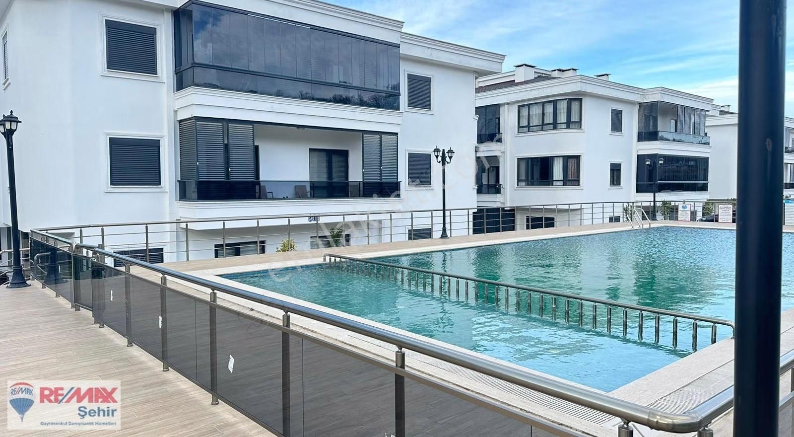 Remax Yalova Satılık Lüks 2 Daire (özel Dubleks)