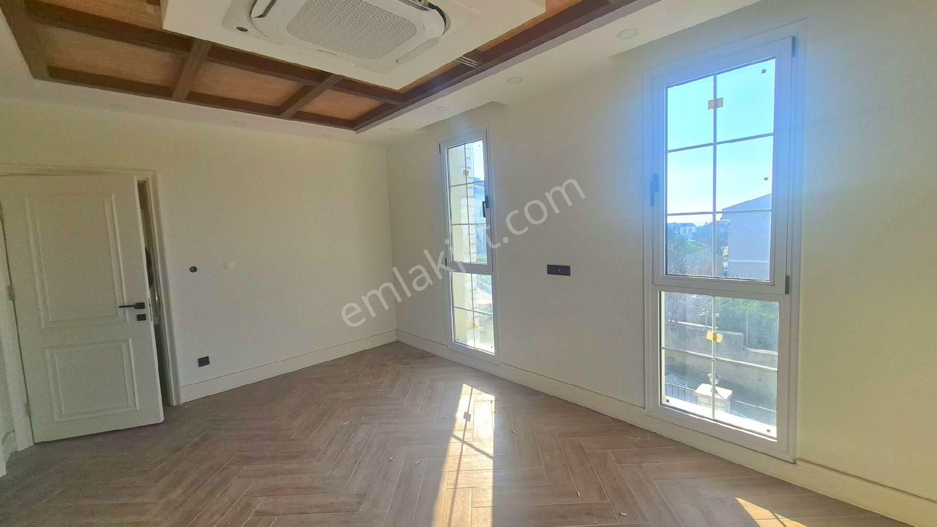 Kuşadası Merkezde Özel Havuzlu Tek Müstakil Bahçeli Sıfır Villa - Görsel 30