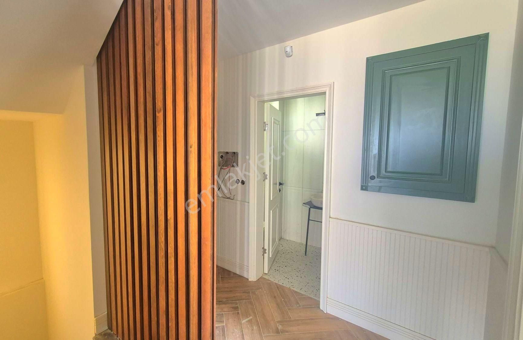 Kuşadası Merkezde Özel Havuzlu Tek Müstakil Bahçeli Sıfır Villa - Görsel 25