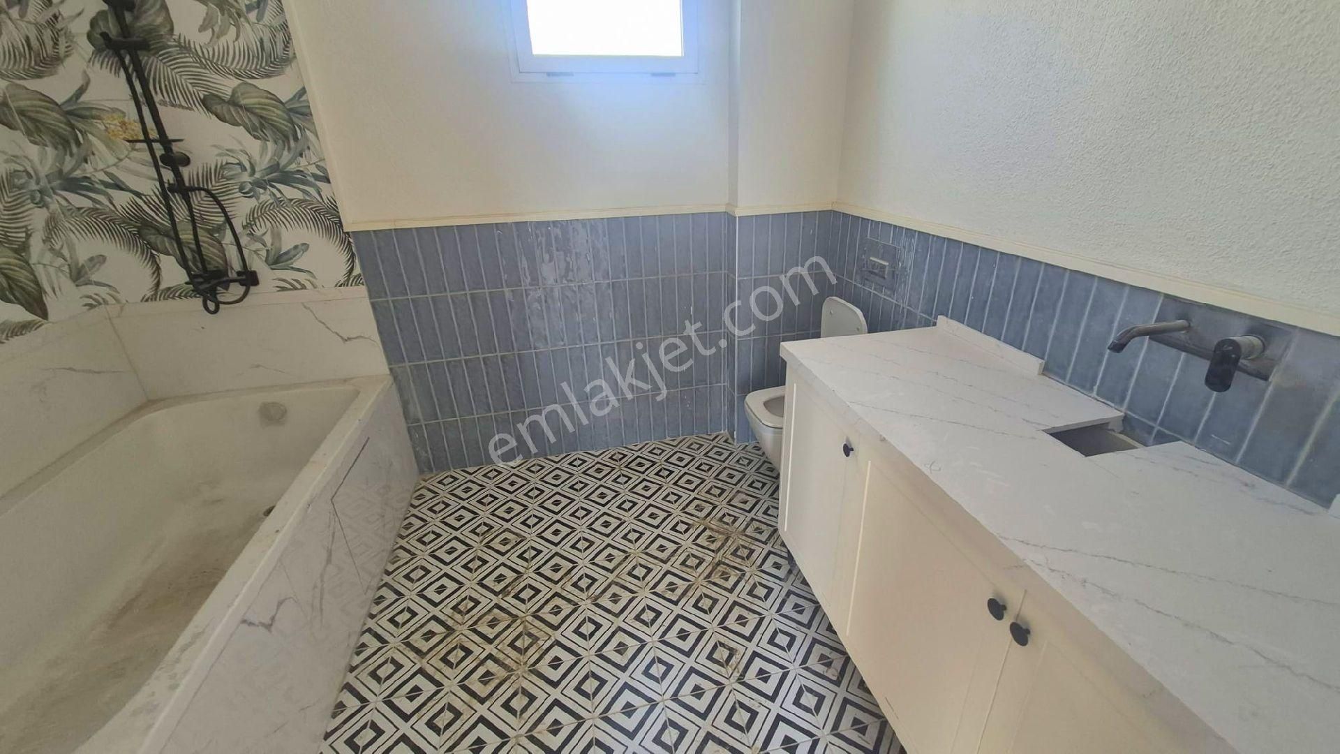 Kuşadası Merkezde Özel Havuzlu Tek Müstakil Bahçeli Sıfır Villa - Görsel 19