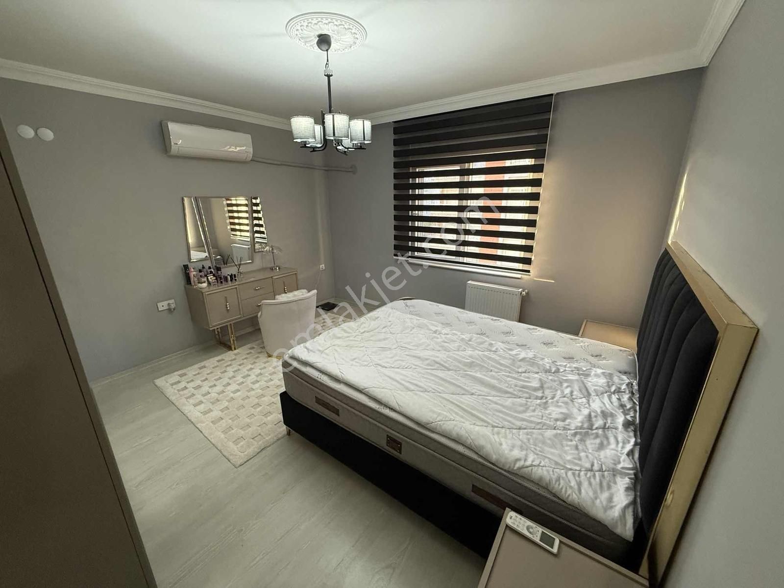 Hüsnü Karakaş Mah 3+1 Net 130 M2 Ful Eşyalı Satılık - Görsel 2