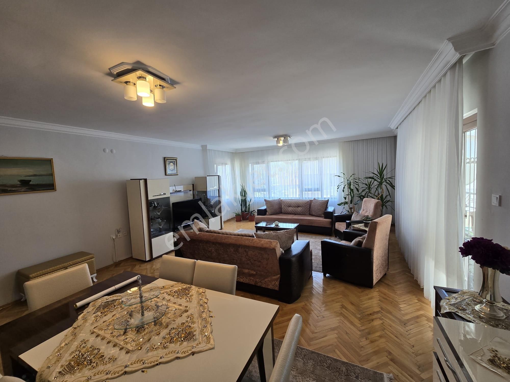 Atanora Vadiden Trt Panora Yakını Asansörlü 2 Banyolu Ara Kat 3+1 - Görsel 11