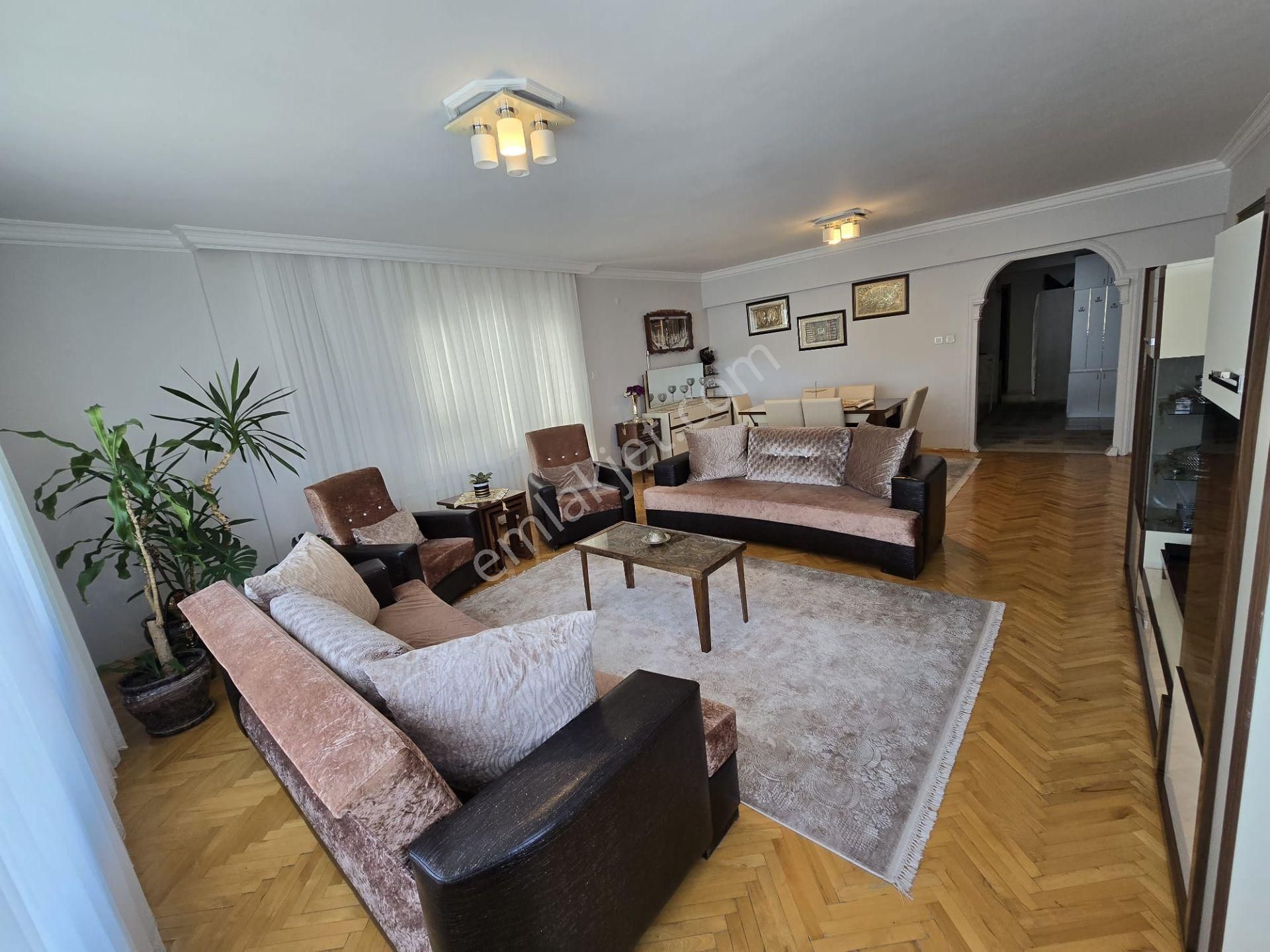 Atanora Vadiden Trt Panora Yakını Asansörlü 2 Banyolu Ara Kat 3+1 - Görsel 2