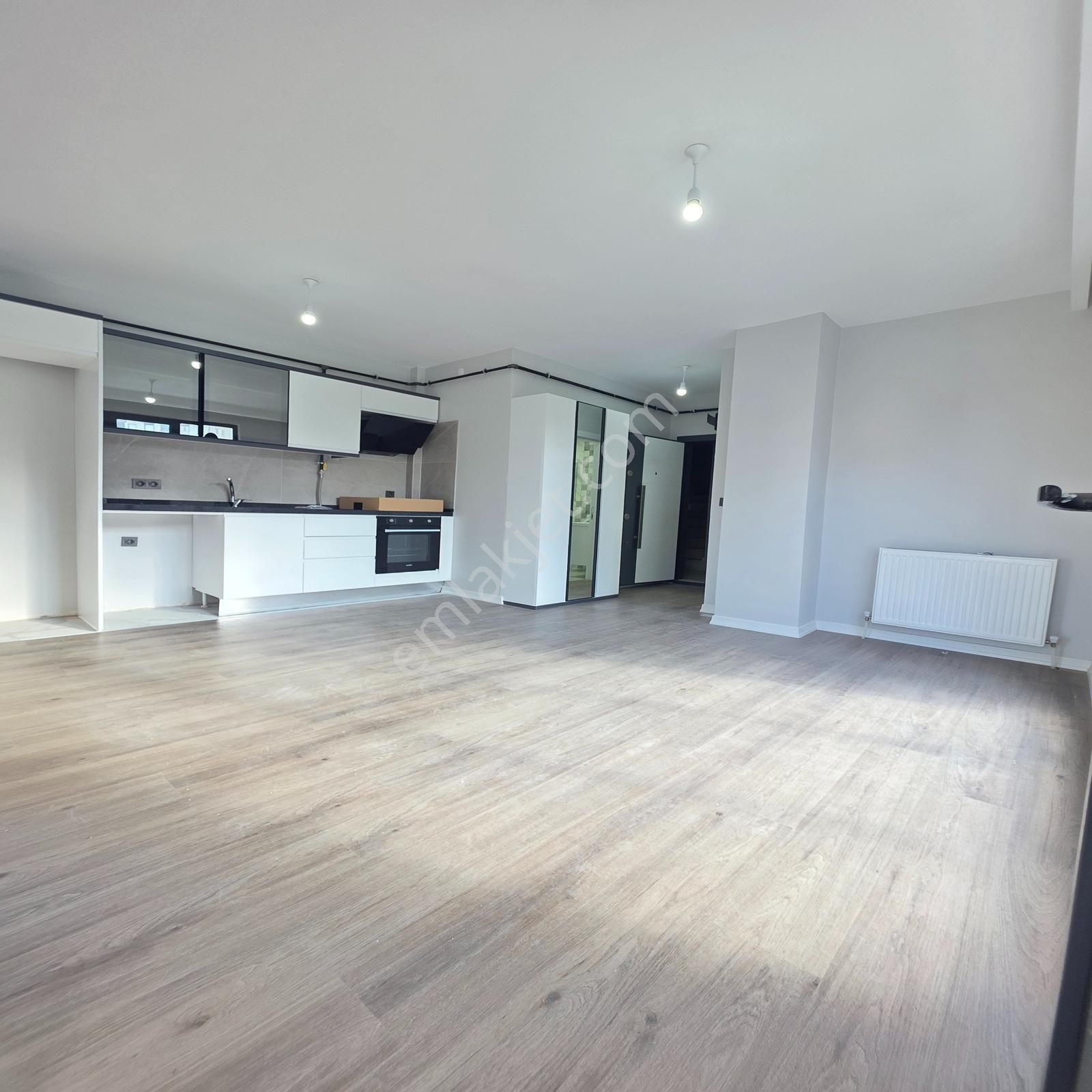 Yuvakurdan İstasyon Mh'de Merkezi Noktada Kiralık 1+1 Daire - Görsel 8