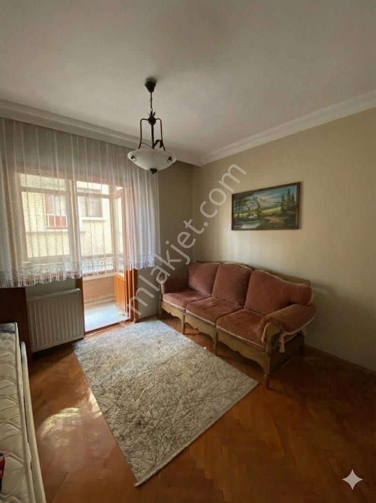 Ev Arkadaşı Balgat Bayan Yanına Bayan - Görsel 16