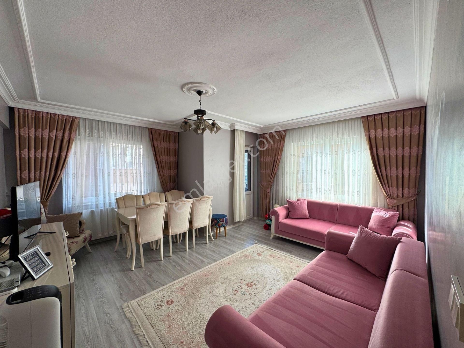 Çekmeköy Taşdelen Merkezde Site İçi Kiralık 2+1 Daire