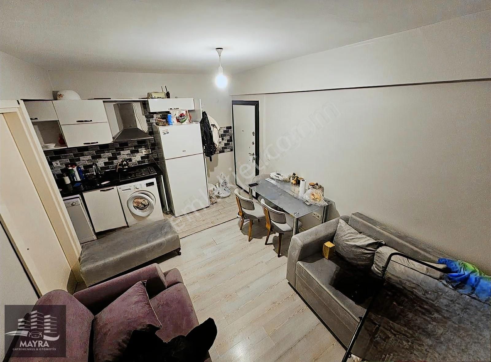 Işıklar Caddesinde Full Eşyalı 1+1 Katta Satılık Daire - Görsel 3