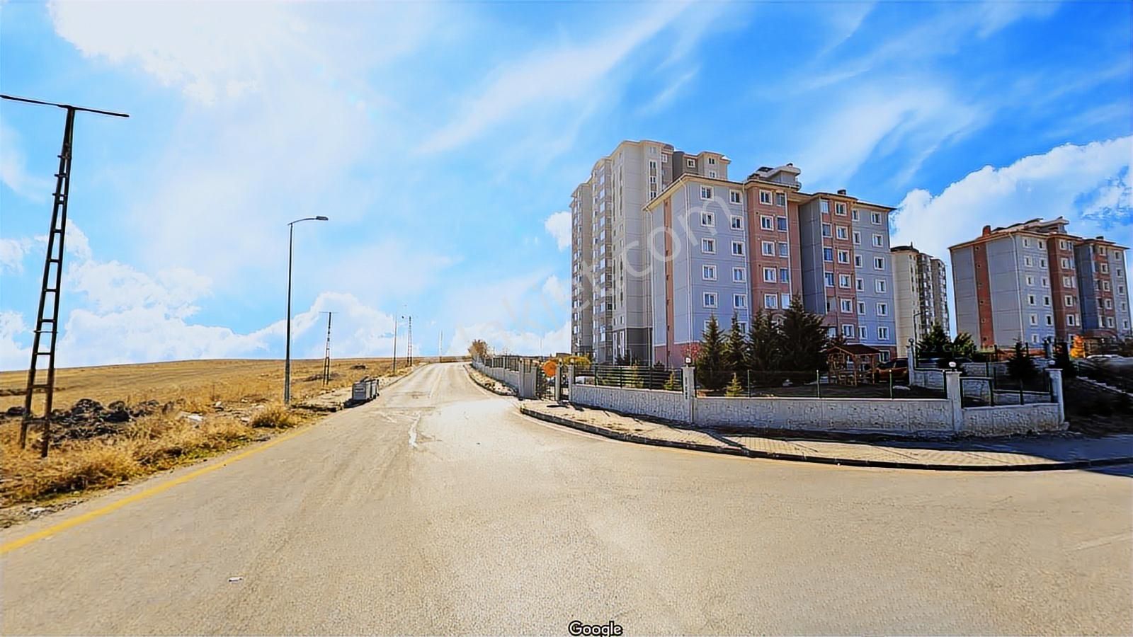 Yapracık Da 2,30 Emsalli Net 1buçuk Daire Getirili Satılık Arsa