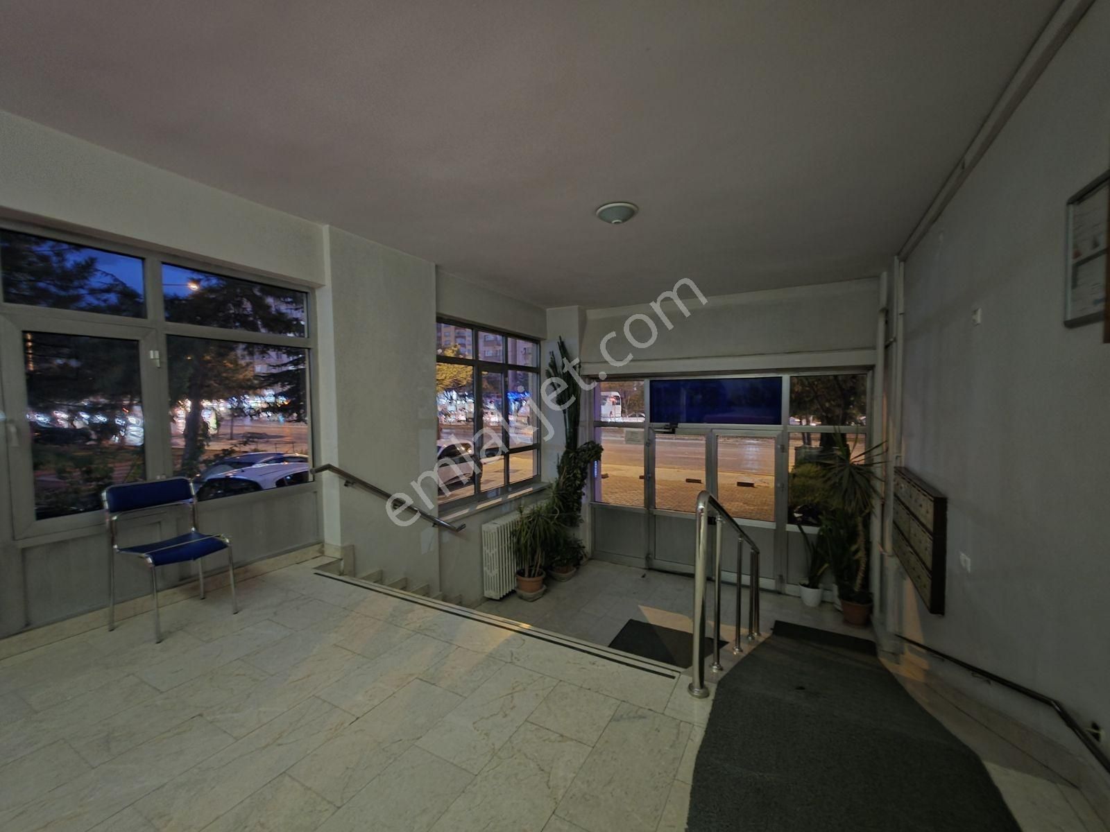 Nalçacı Cad. Üzeri Oba Sitesinde Arakat Satılık Geniş Daire - Görsel 7