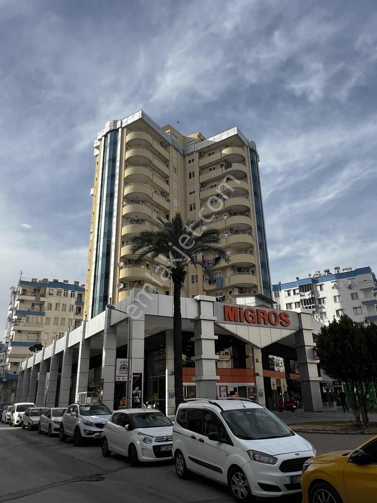 Milli Egemenlik'te Kiralık 9 0dalı Ofis