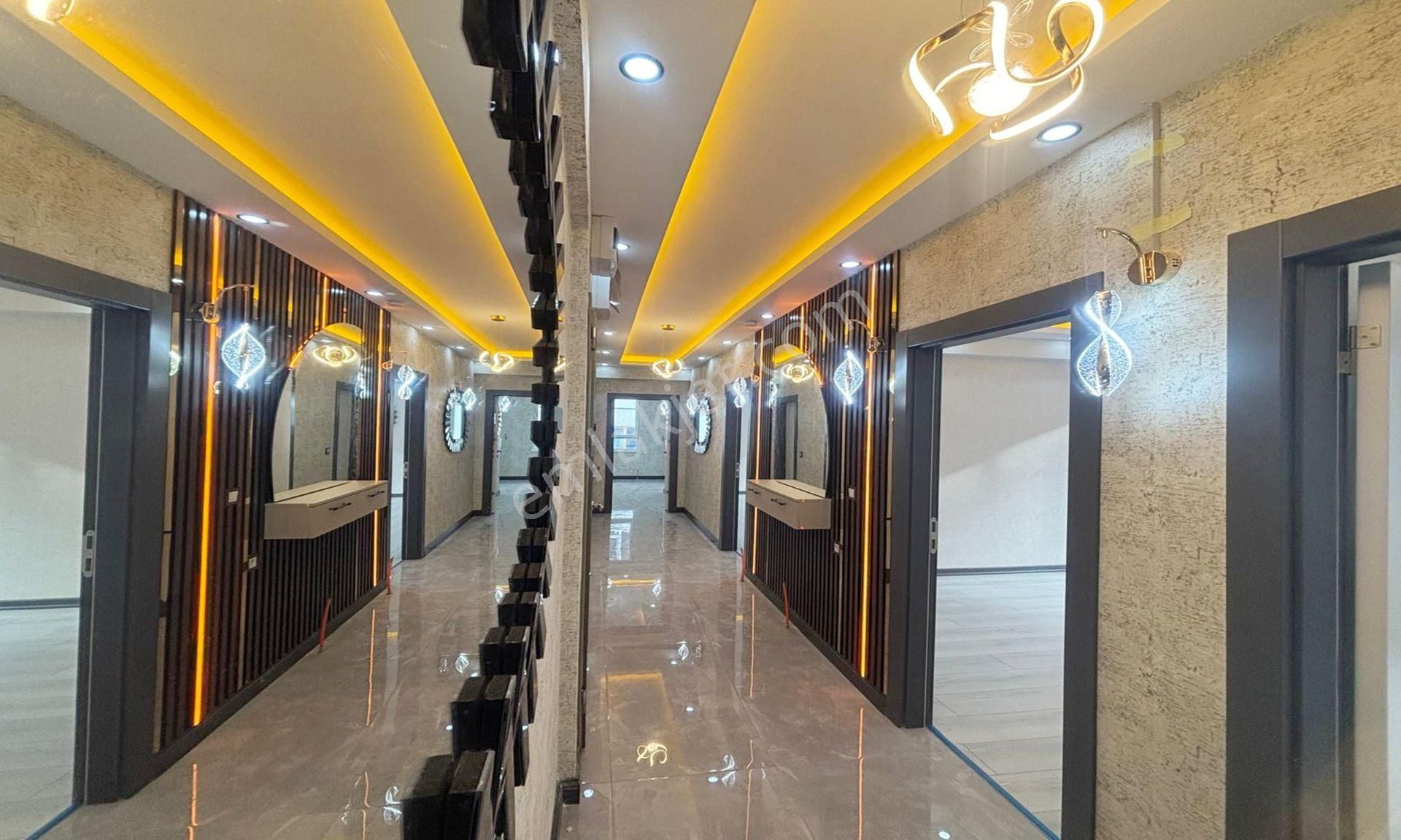 Bulvar'dan Karakaya Mahallesin'de Full Yapılı Satılık 3+1 Dair