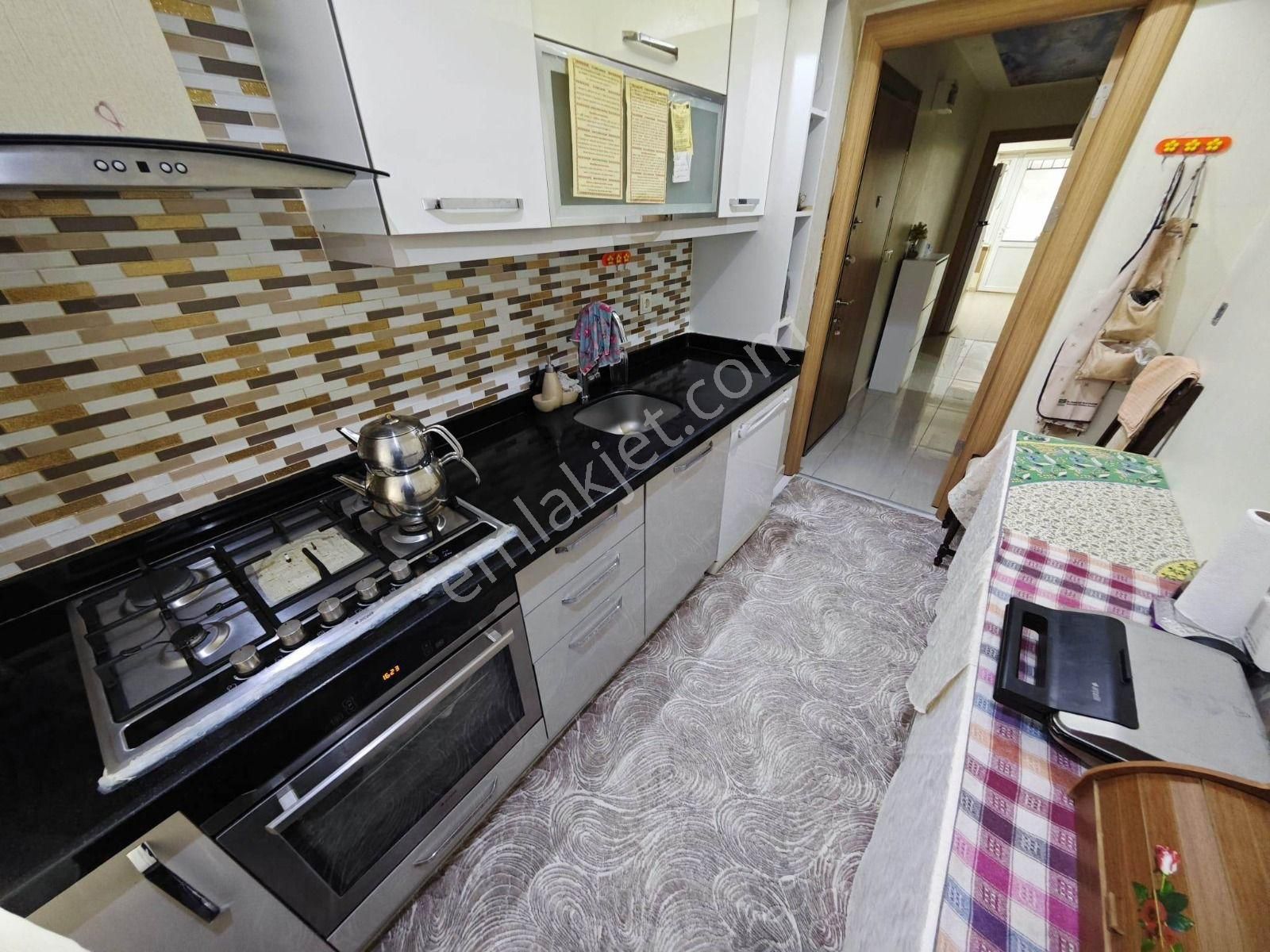 Yenibosna'da Krediye Uygun Balkonu Yüksek Giriş - Görsel 14