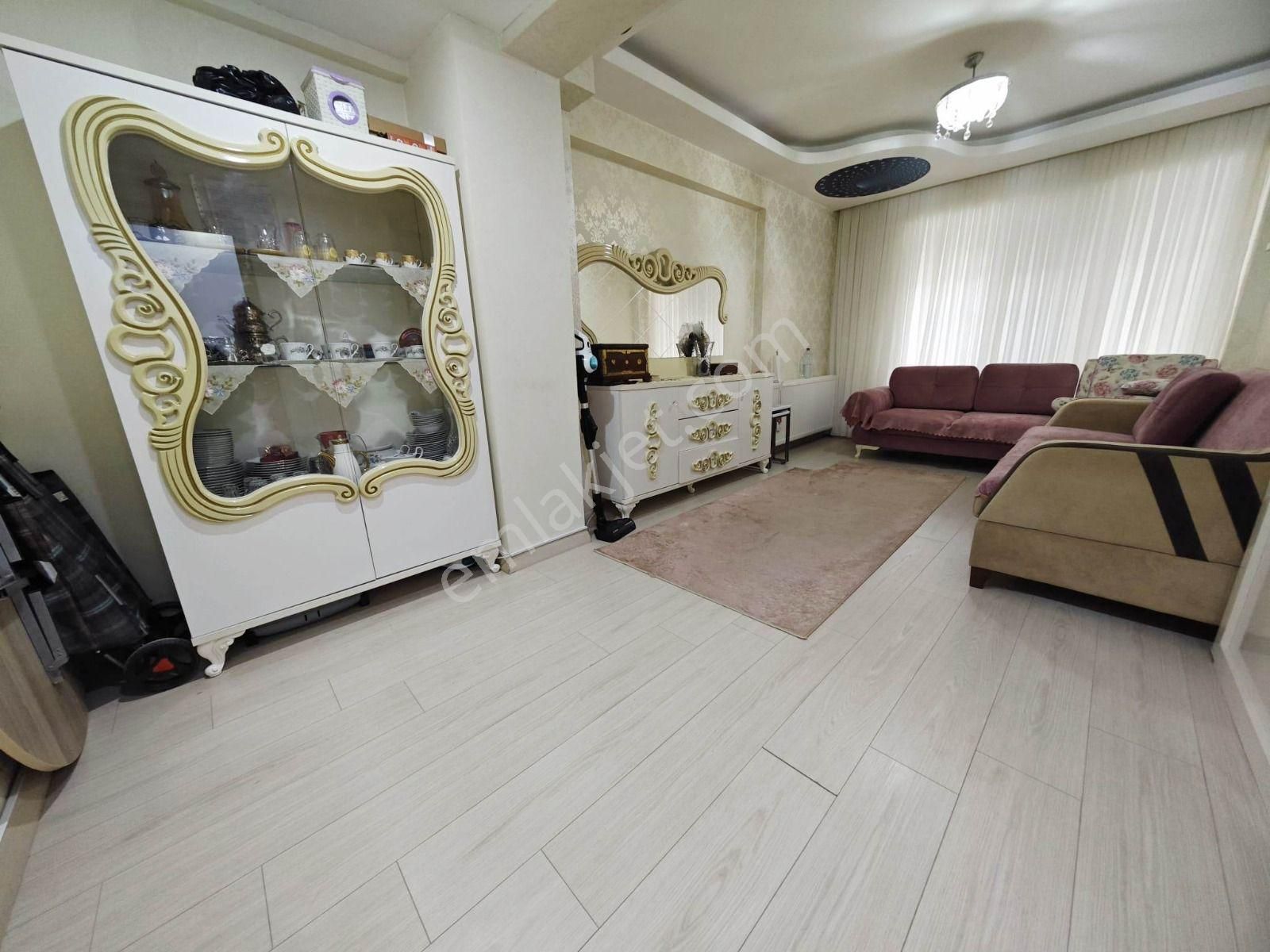 Yenibosna'da Krediye Uygun Balkonu Yüksek Giriş - Görsel 13