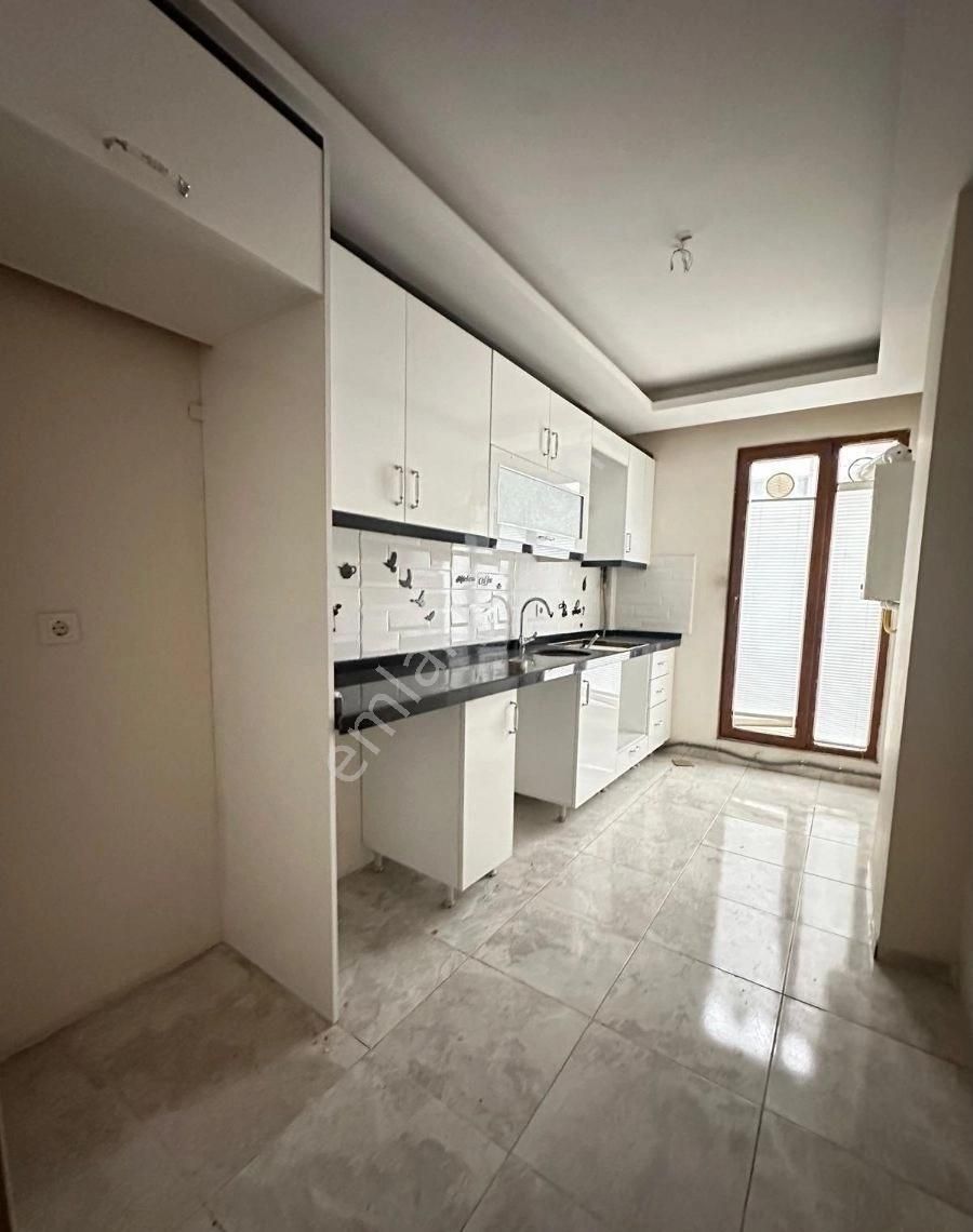 Avcılar Denizköşkler 2.kat 120 M2 3+1 5 Yıllık