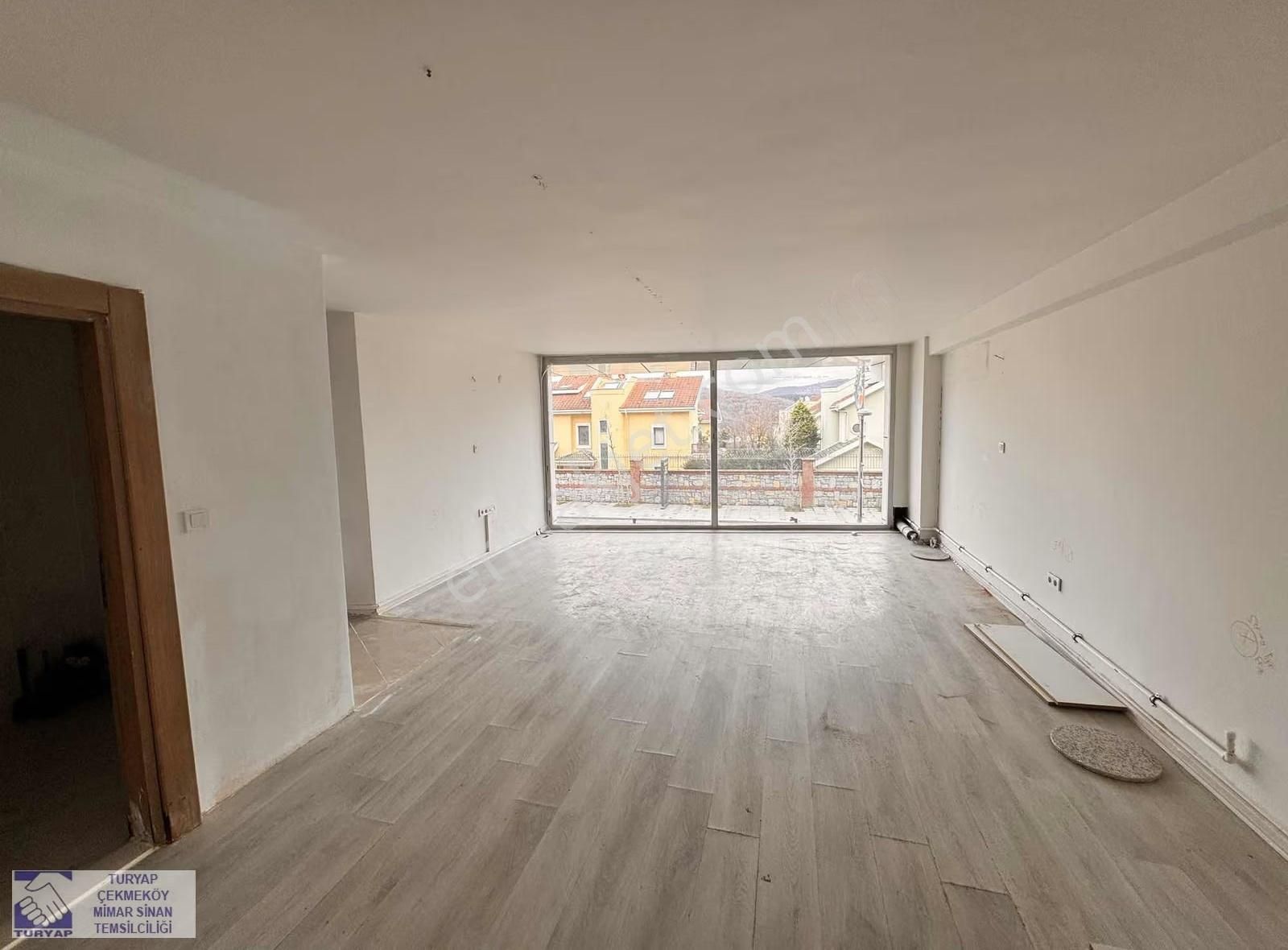 Çekmeköy Mimar Sinan Caddesinde Tabela Değerli 160 M2 Dükkan - Görsel 20