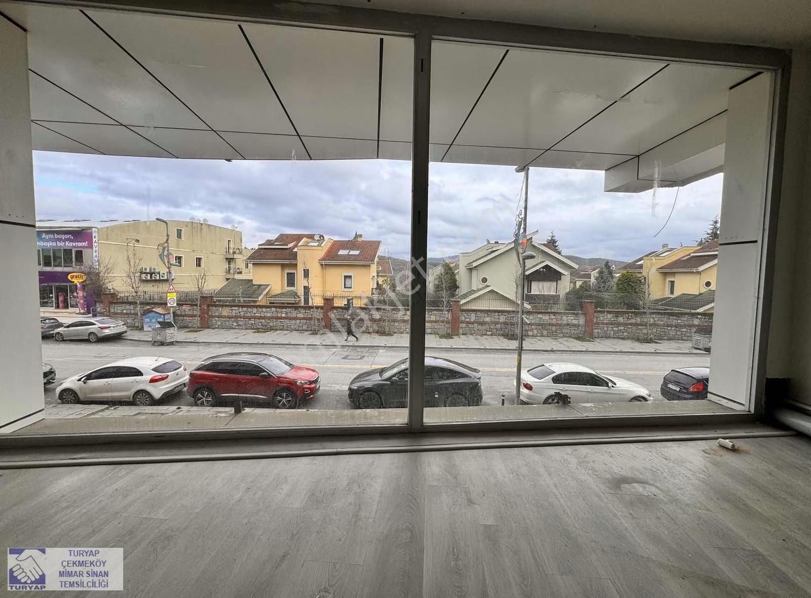 Çekmeköy Mimar Sinan Caddesinde Tabela Değerli 160 M2 Dükkan - Görsel 19