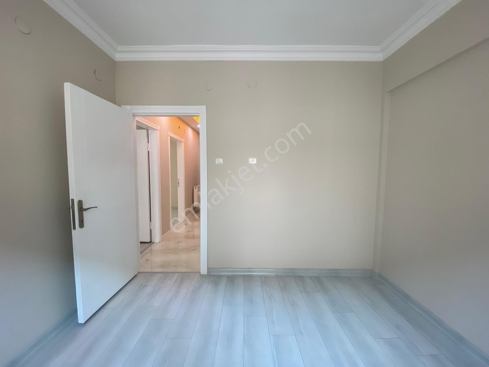 Koza Emlak'tan 30 Ağustos Mahallesin'de Ara Katta Lüks Yapılı Güney Cepheli 3+1 Satılık Daire - Görsel 24