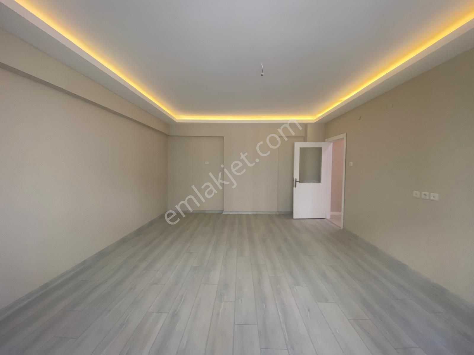 Koza Emlak'tan 30 Ağustos Mahallesin'de Ara Katta Lüks Yapılı Güney Cepheli 3+1 Satılık Daire - Görsel 11