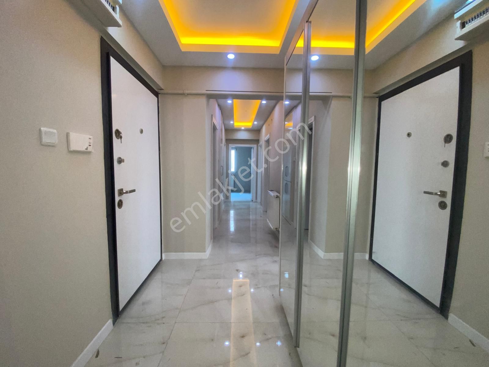 Koza Emlak'tan 30 Ağustos Mahallesin'de Ara Katta Lüks Yapılı Güney Cepheli 3+1 Satılık Daire - Görsel 27