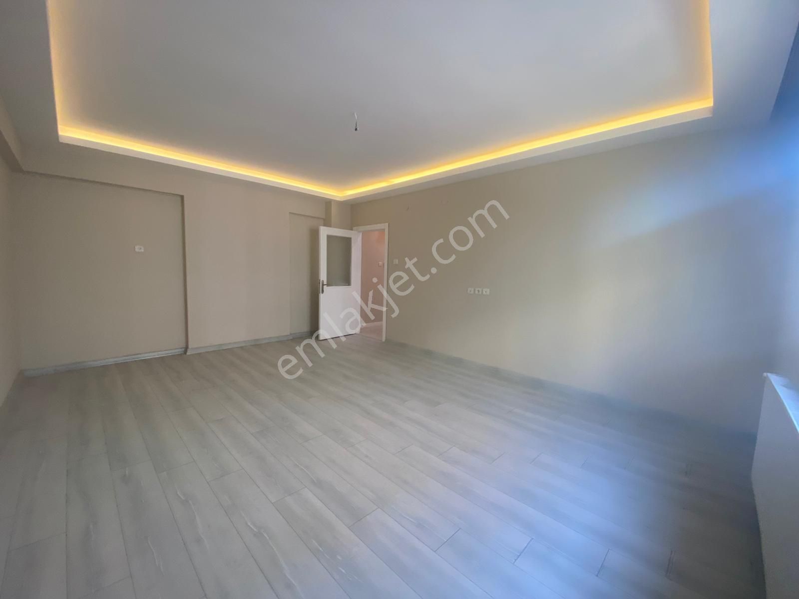 Koza Emlak'tan 30 Ağustos Mahallesin'de Ara Katta Lüks Yapılı Güney Cepheli 3+1 Satılık Daire - Görsel 12