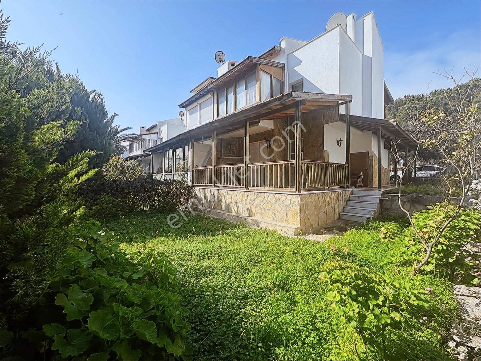 Çeşme Çiftlikköy 5+1 Tripleks Villa:özel Plaj Ve Doğayla İç İçe!