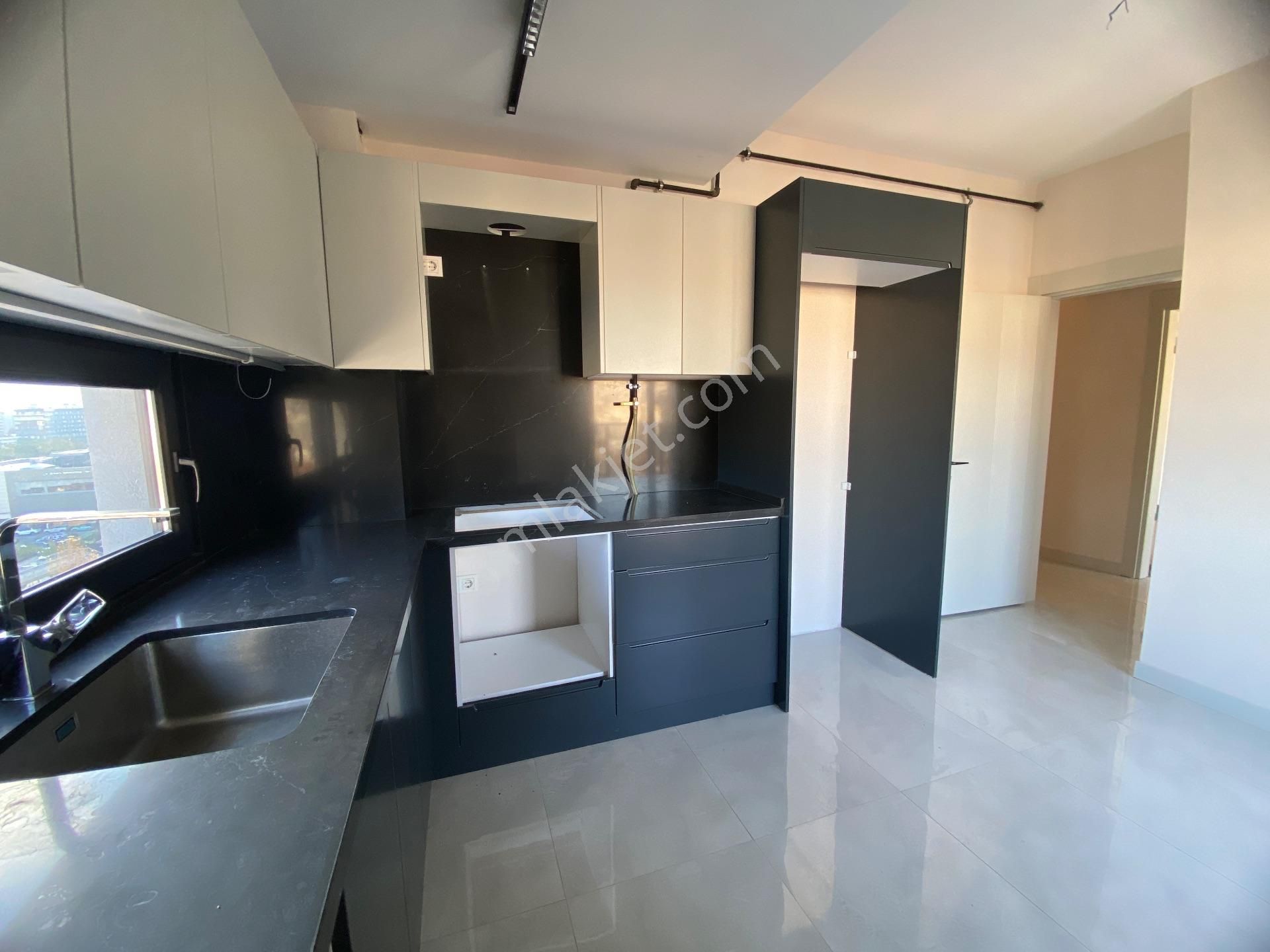 İzmir Bayraklı Ankara Caddesinde Sıfır Kiralık 3+1 - Görsel 16