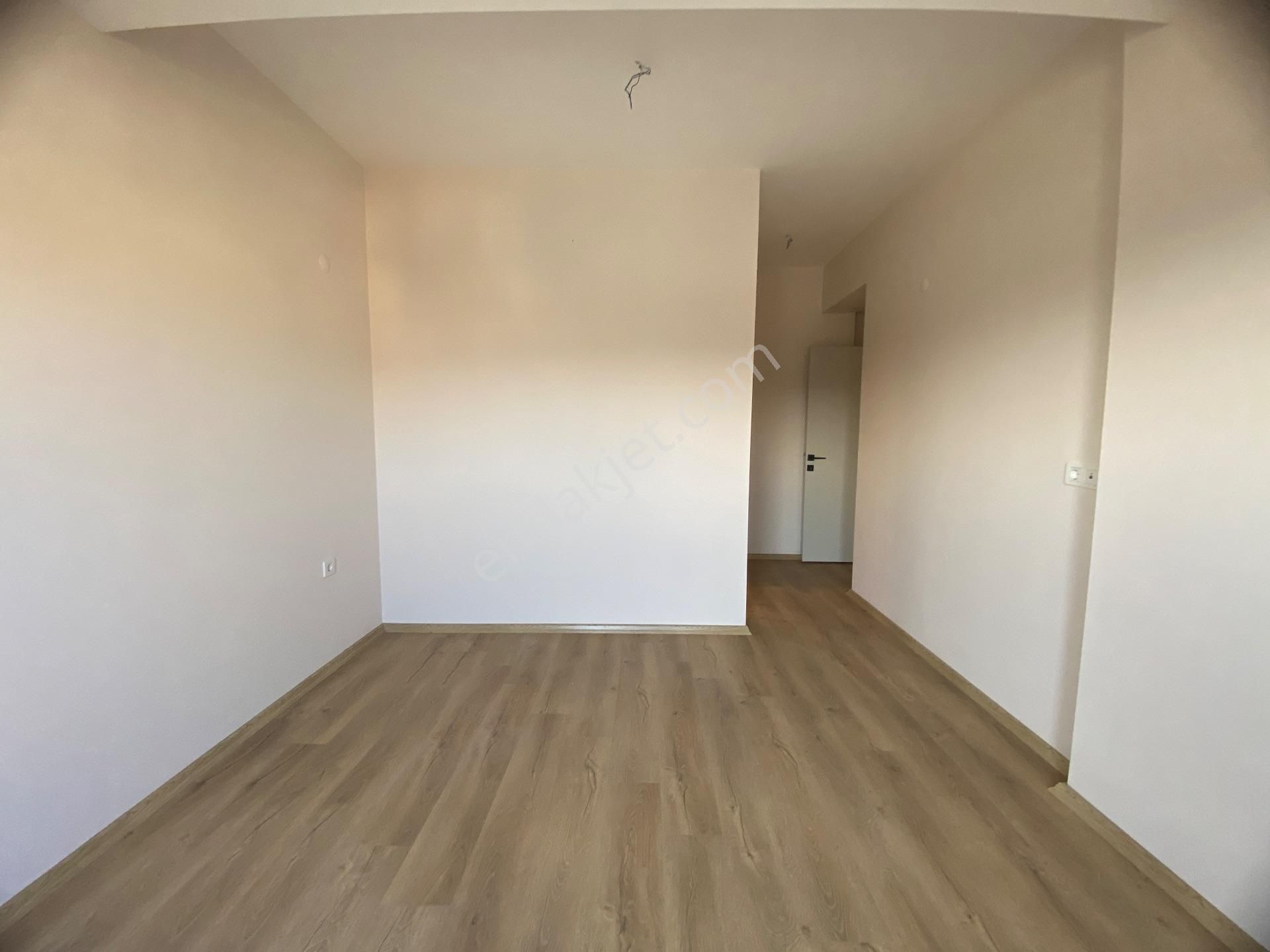 İzmir Bayraklı Ankara Caddesinde Sıfır Kiralık 3+1 - Görsel 30