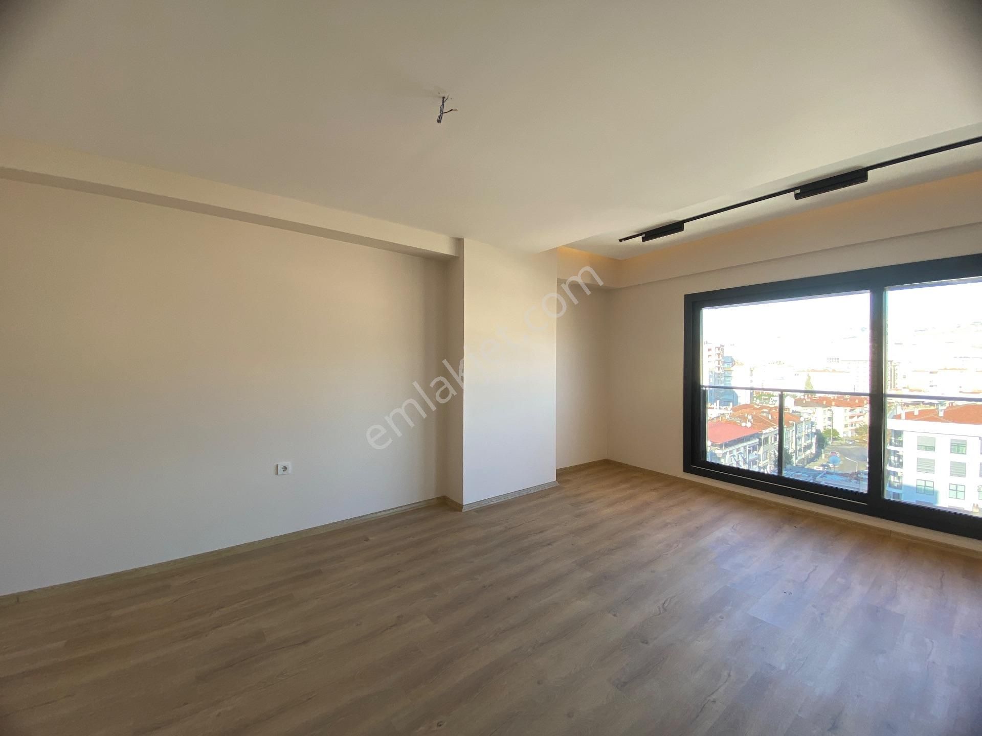 İzmir Bayraklı Ankara Caddesinde Sıfır Kiralık 3+1 - Görsel 5