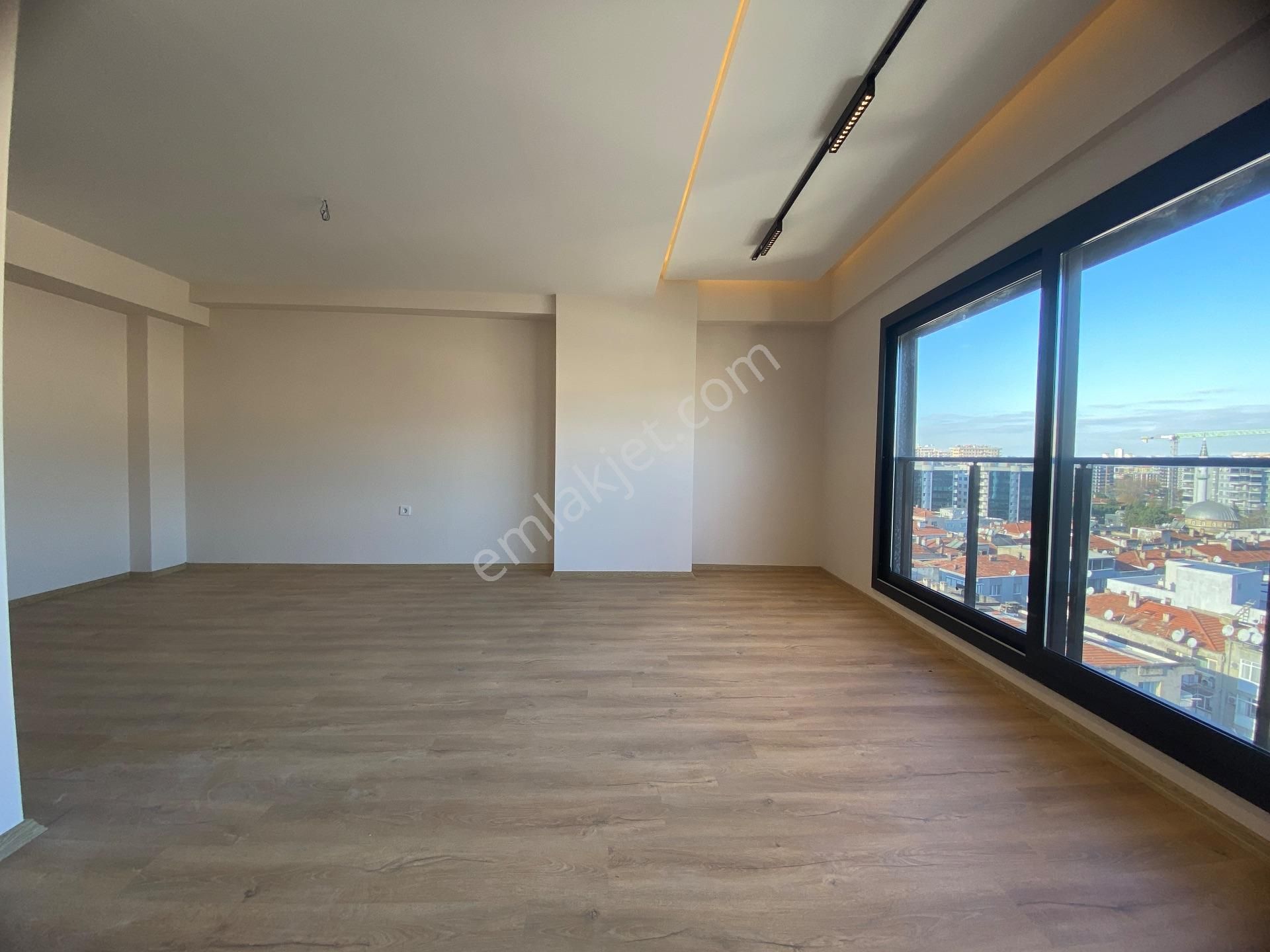 İzmir Bayraklı Ankara Caddesinde Sıfır Kiralık 3+1 - Görsel 8