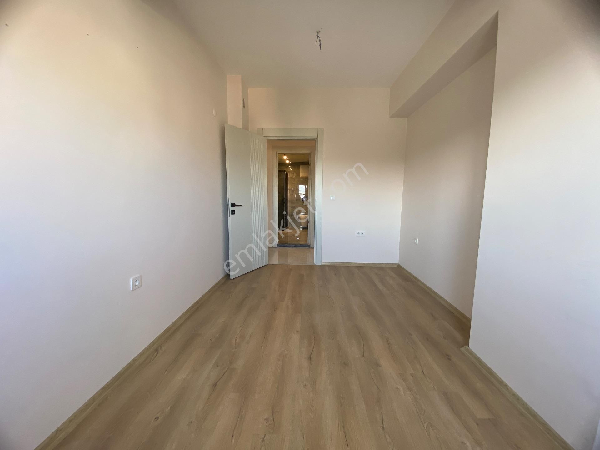 İzmir Bayraklı Ankara Caddesinde Sıfır Kiralık 3+1 - Görsel 22