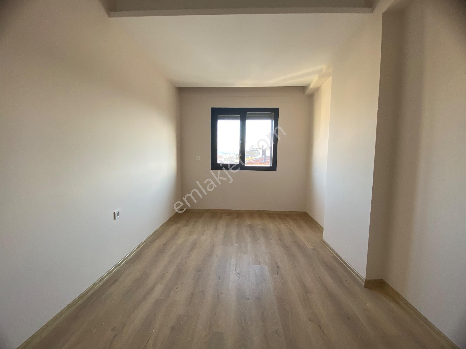 İzmir Bayraklı Ankara Caddesinde Sıfır Kiralık 3+1 - Görsel 25