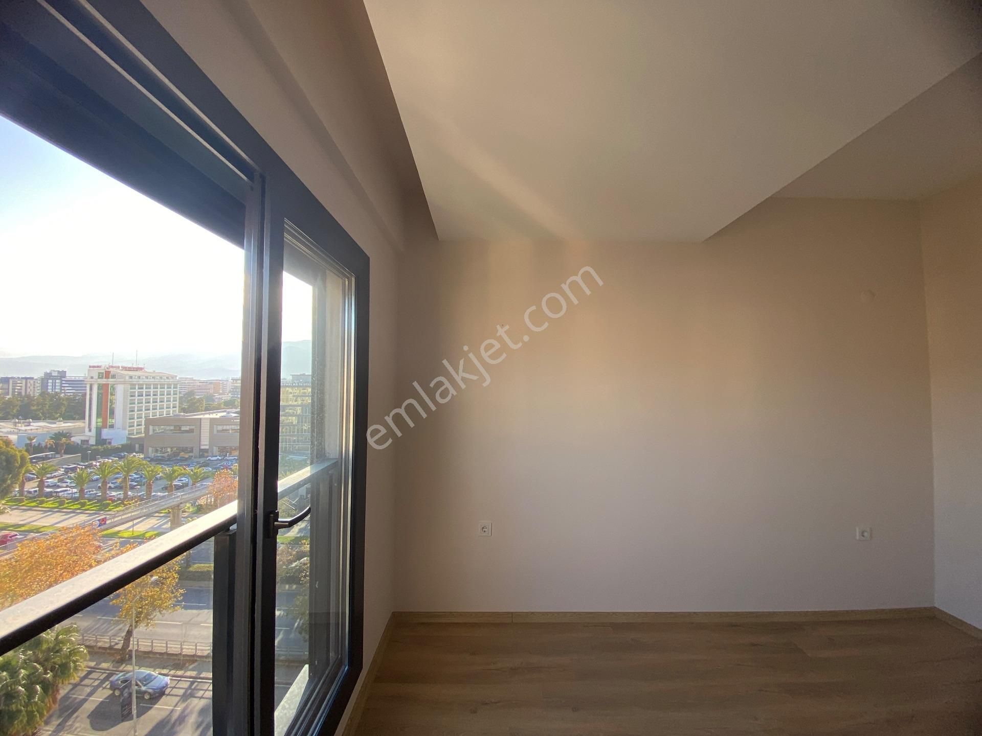 İzmir Bayraklı Ankara Caddesinde Sıfır Kiralık 3+1 - Görsel 31