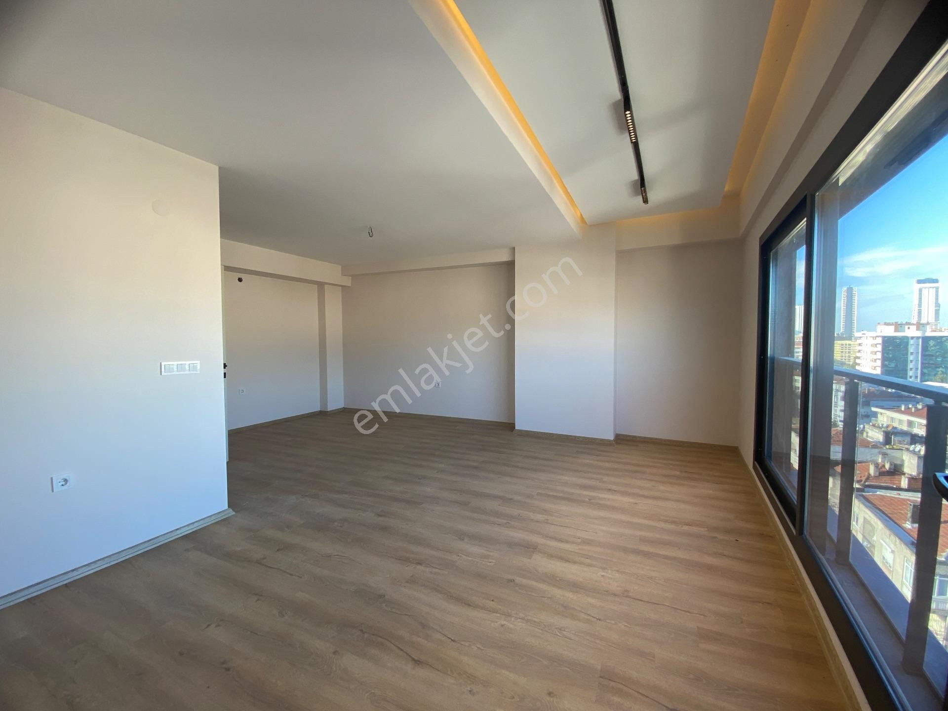 İzmir Bayraklı Ankara Caddesinde Sıfır Kiralık 3+1 - Görsel 11