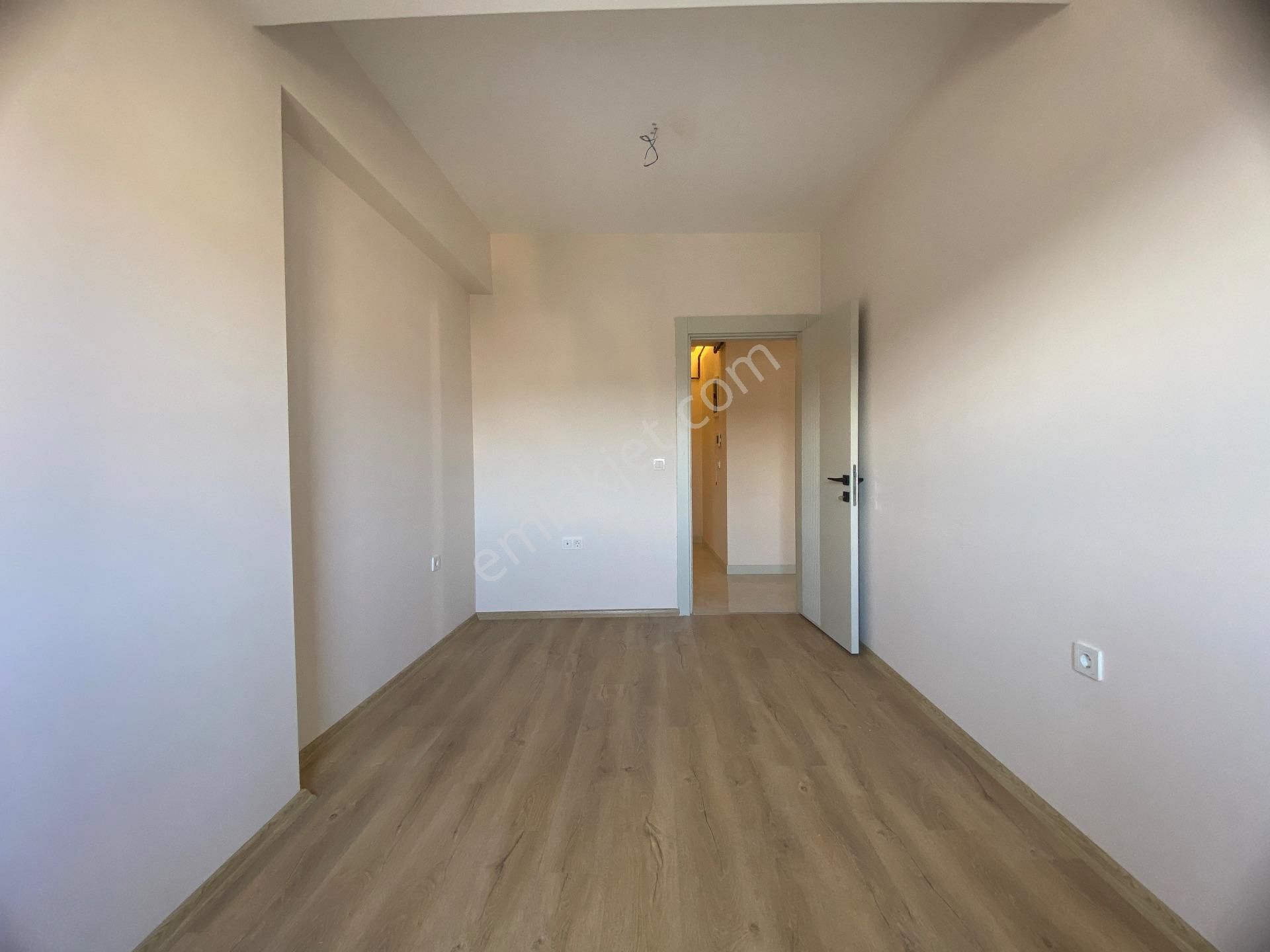 İzmir Bayraklı Ankara Caddesinde Sıfır Kiralık 3+1 - Görsel 26