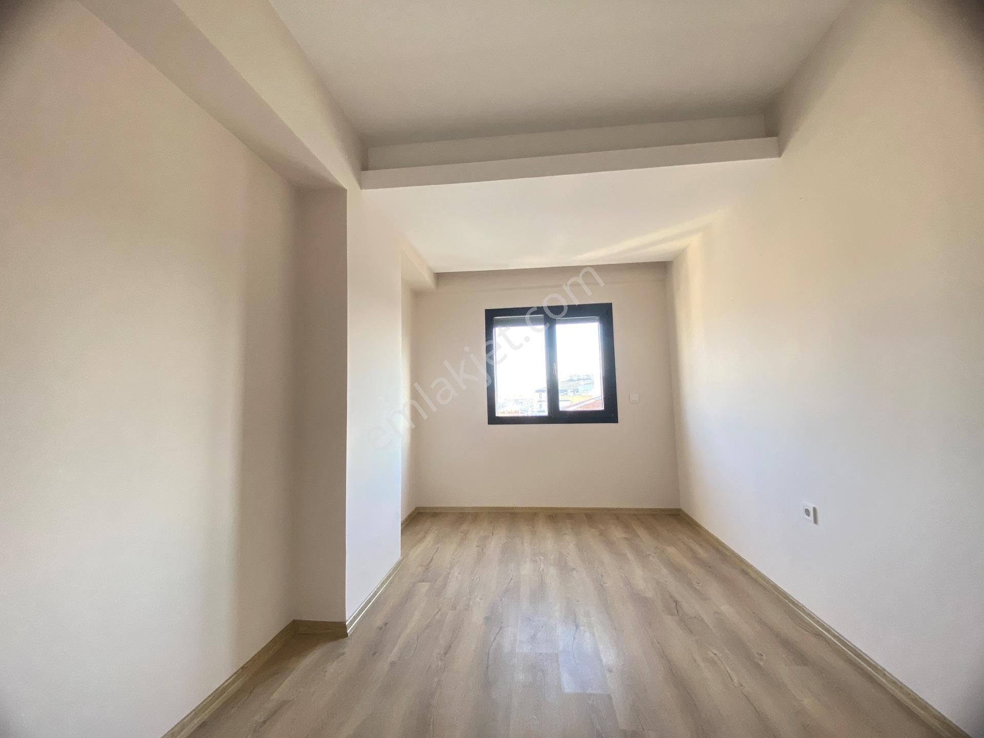 İzmir Bayraklı Ankara Caddesinde Sıfır Kiralık 3+1 - Görsel 21
