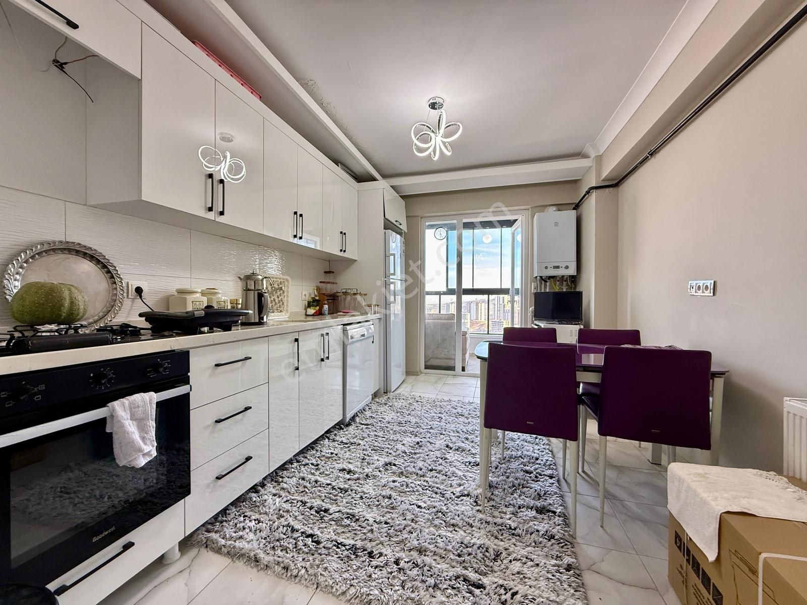 İmir Emlak'tan Yeni Binada Çift Asansör Manzaralı 3+1 130m²