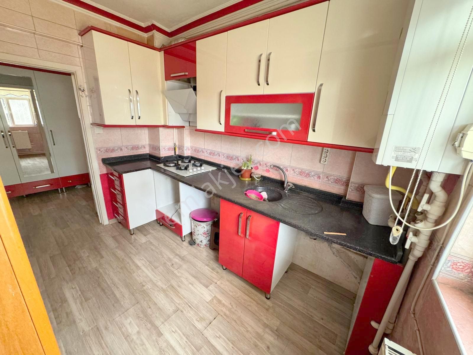 Şafak'tan Sanatoryum Caddesi Yanı 3+1 Mantolamalı 1.kat Ful - Görsel 3