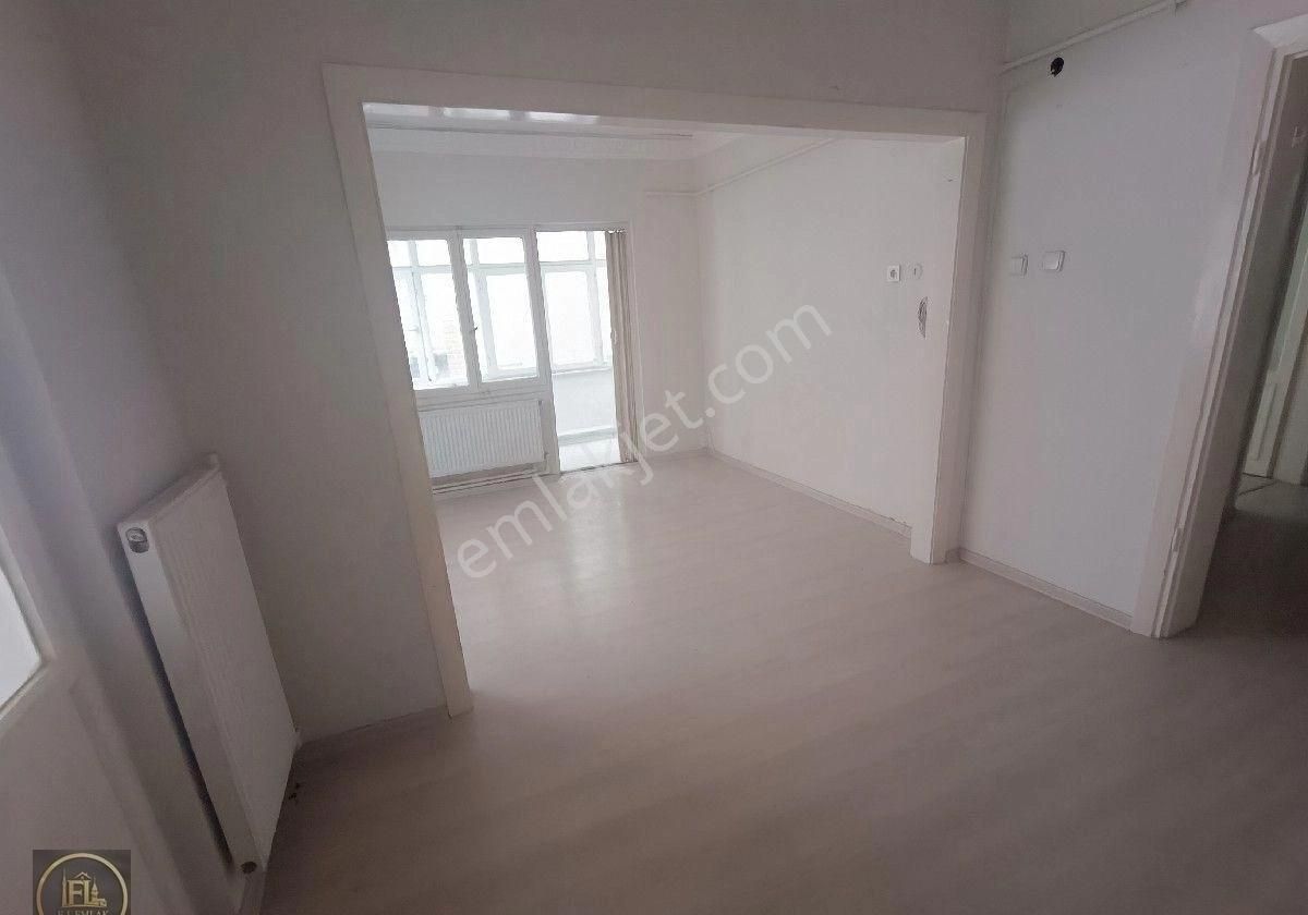 Ümraniye Santral Metroya Komşu 30m2 Arsa Payı Olan Ara Kat