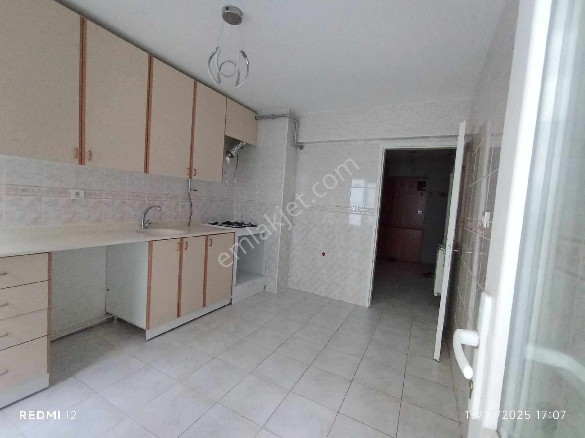 Yeşilyurt Zaimaga Caddesi 3+1/120m2 Genç Bina Asansörlü Otoparklı - Görsel 2