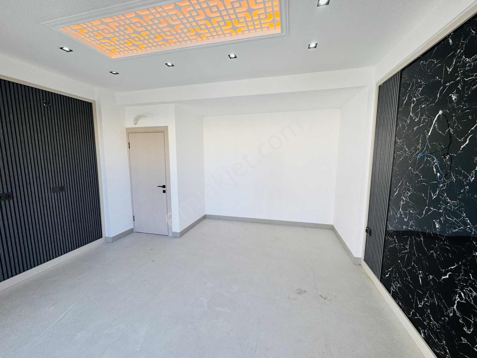 Kuşadası Davutlar'da Denize 500 Mt Müstakil Havuzlu 5+1 Villa - Görsel 28