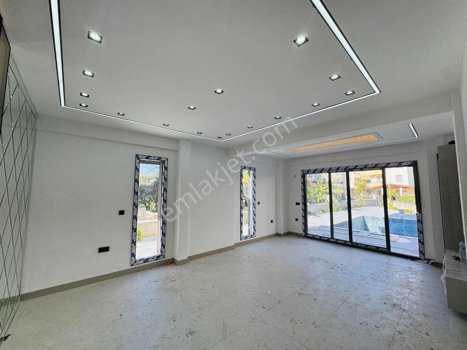 Kuşadası Davutlar'da Denize 500 Mt Müstakil Havuzlu 5+1 Villa - Görsel 21