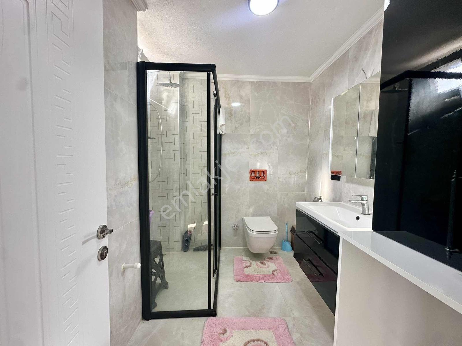 Altınköy Sitesinde Deniz Manzaralı 3+1 Köşe Konumlu Fırsat Villa - Görsel 25